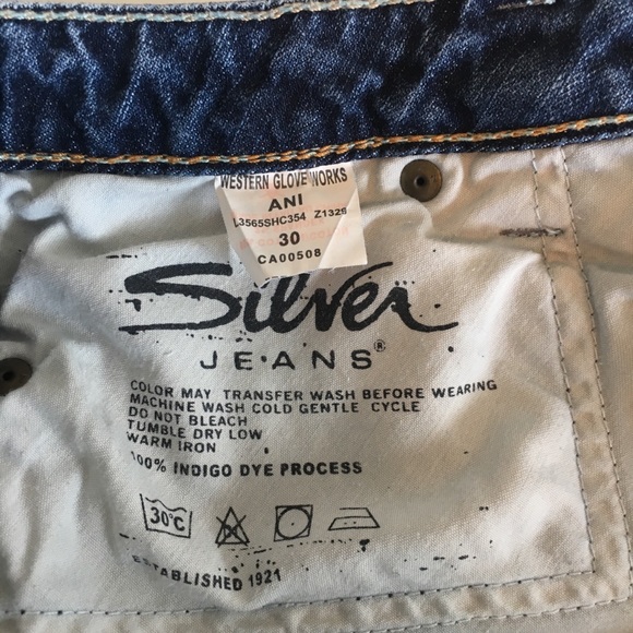 Silver Jeans Denim Skirt | Size 30 - Picture 5 of 8